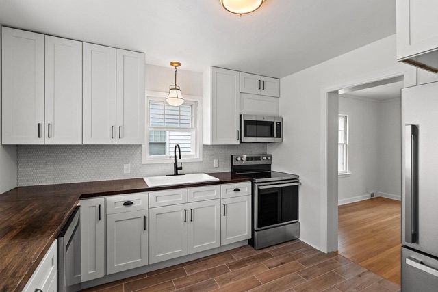 1727 N CLARK STREET, Appleton, WI 54911