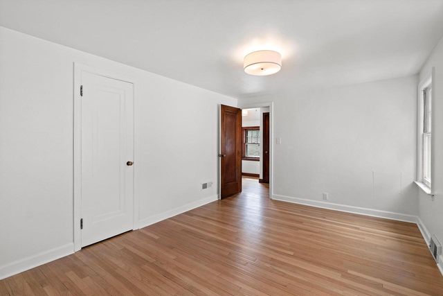 1727 N CLARK STREET, Appleton, WI 54911