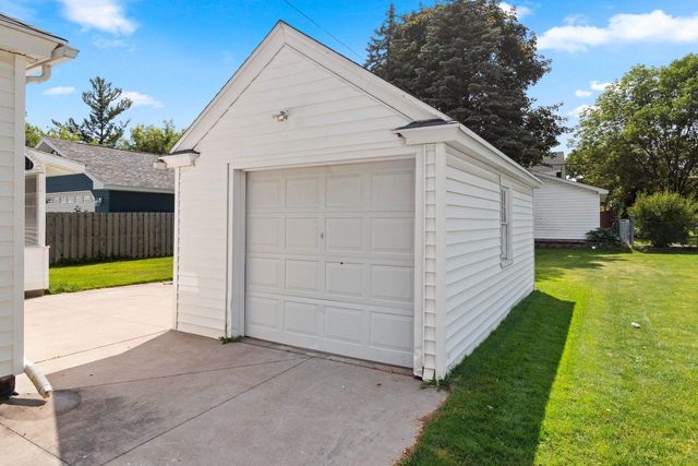 1727 N CLARK STREET, Appleton, WI 54911
