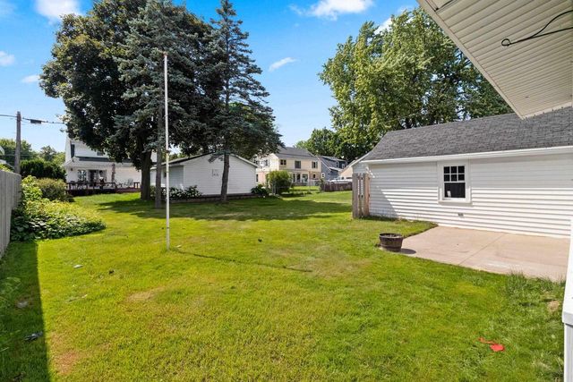 1727 N CLARK STREET, Appleton, WI 54911