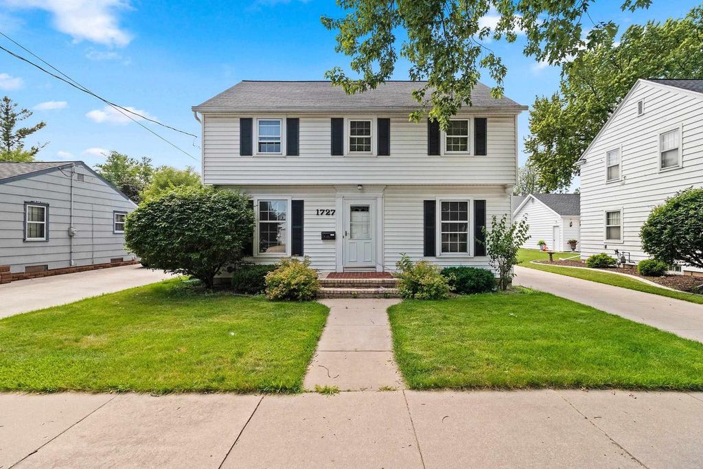 1727 N CLARK STREET, Appleton, WI 54911