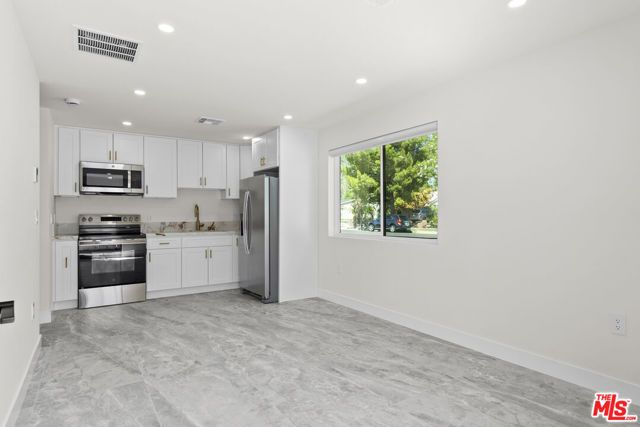 16042 Knapp Street, North Hills (los Angeles), CA 91343