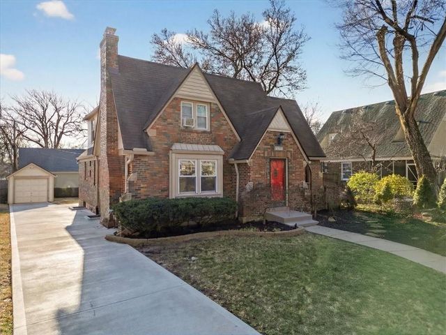 7339 Summit Street, Kansas City, MO 64114