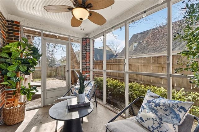 7339 Summit Street, Kansas City, MO 64114