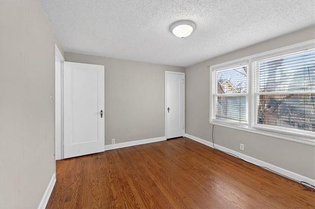 7339 Summit Street, Kansas City, MO 64114