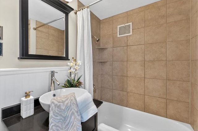 7339 Summit Street, Kansas City, MO 64114