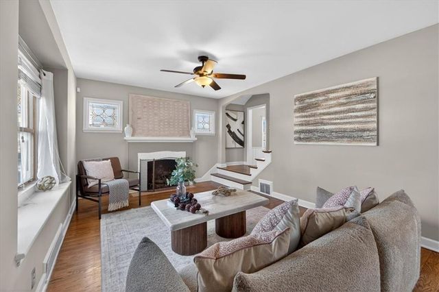 7339 Summit Street, Kansas City, MO 64114