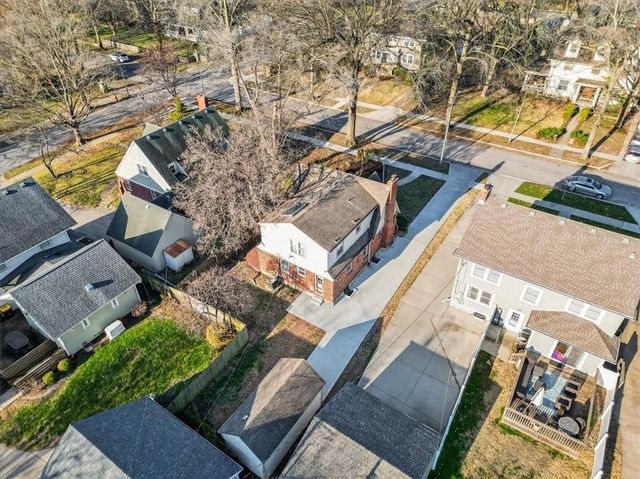 7339 Summit Street, Kansas City, MO 64114