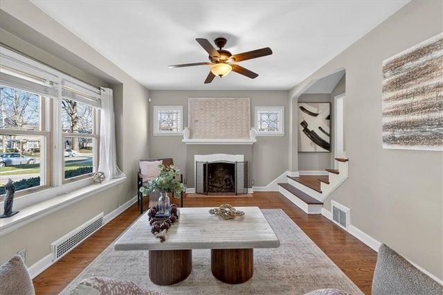 7339 Summit Street, Kansas City, MO 64114