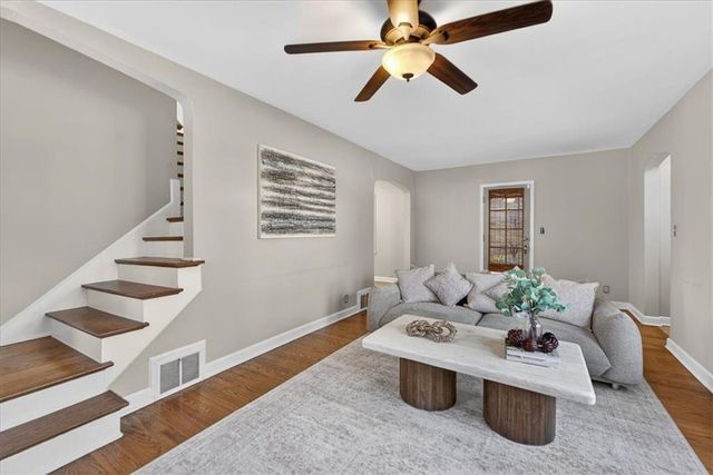 7339 Summit Street, Kansas City, MO 64114