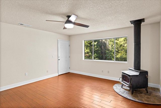 8836 Double A Ranch Rd, Brownsville, CA 95919