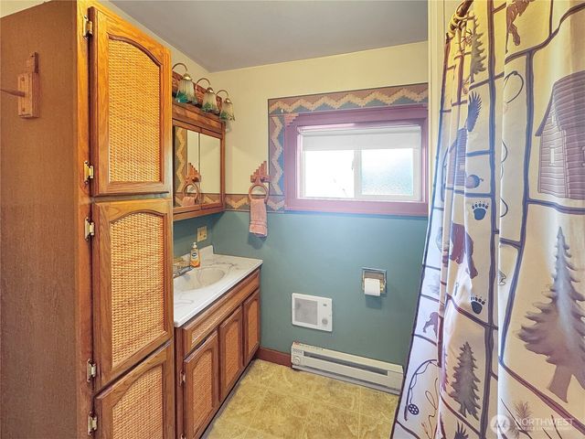 111 S 1st Street, Thorp, WA 98946