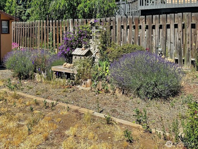111 S 1st Street, Thorp, WA 98946