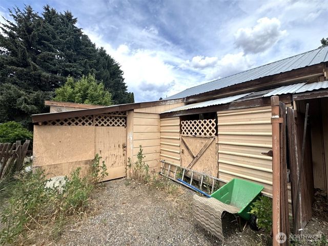 111 S 1st Street, Thorp, WA 98946