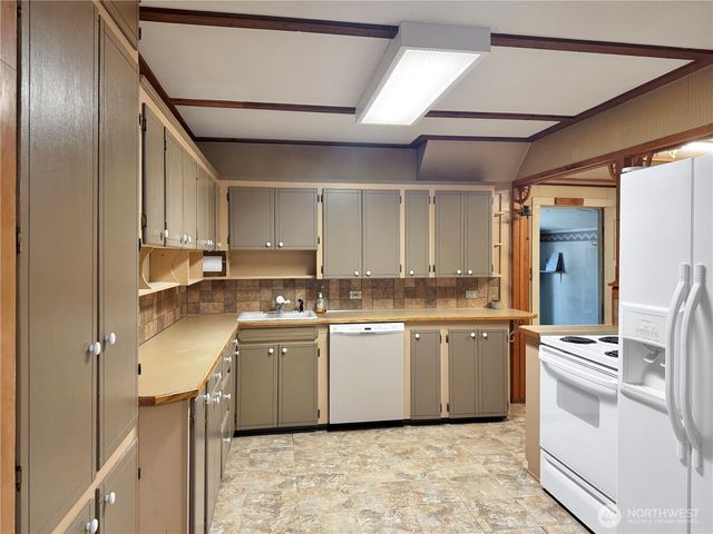 111 S 1st Street, Thorp, WA 98946