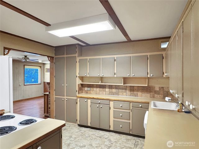 111 S 1st Street, Thorp, WA 98946