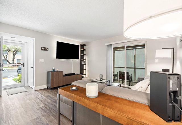 4620 W Mcnab Road B1, Pompano Beach, FL 33069