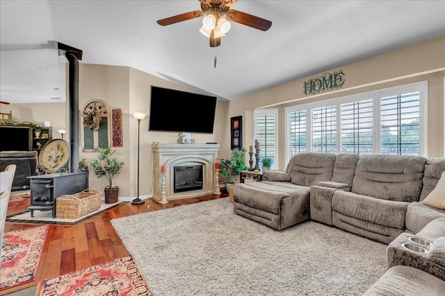 21544 Grangeville Boulevard, Lemoore, CA 93245