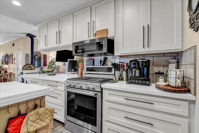 21544 Grangeville Boulevard, Lemoore, CA 93245