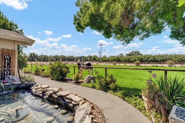 21544 Grangeville Boulevard, Lemoore, CA 93245