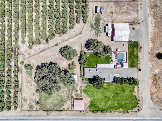 21544 Grangeville Boulevard, Lemoore, CA 93245