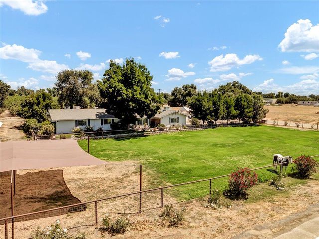 21544 Grangeville Boulevard, Lemoore, CA 93245