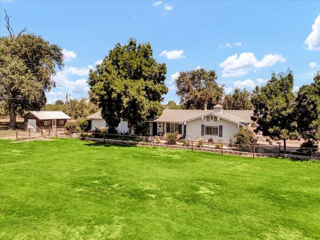21544 Grangeville Boulevard, Lemoore, CA 93245