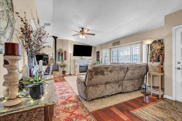 21544 Grangeville Boulevard, Lemoore, CA 93245