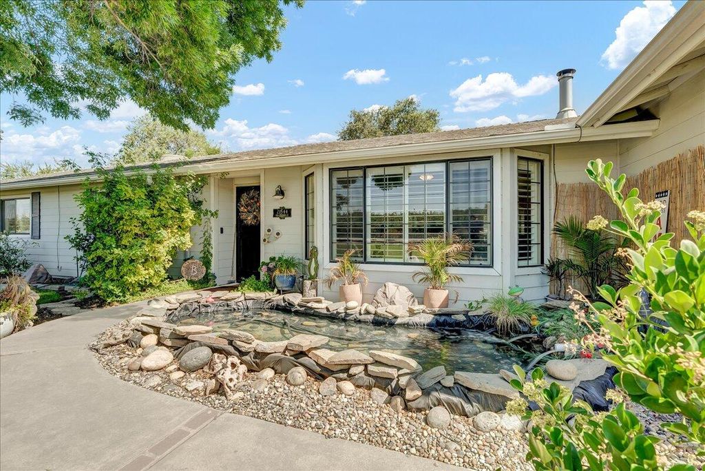 21544 Grangeville Boulevard, Lemoore, CA 93245