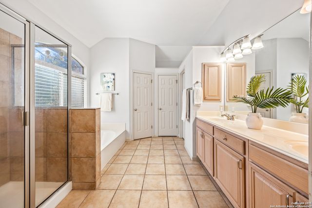 318 Legend Brz, San Antonio, TX 78260