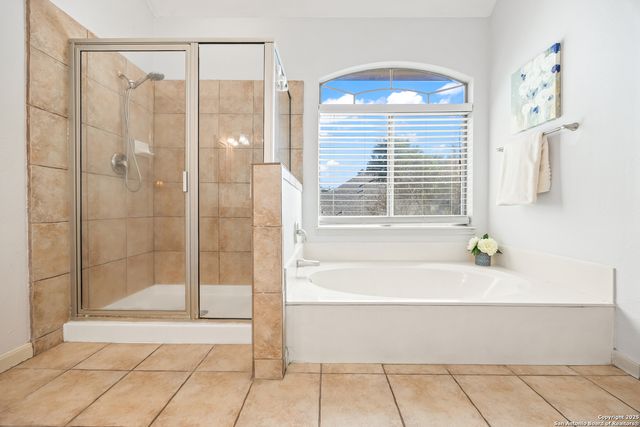 318 Legend Brz, San Antonio, TX 78260