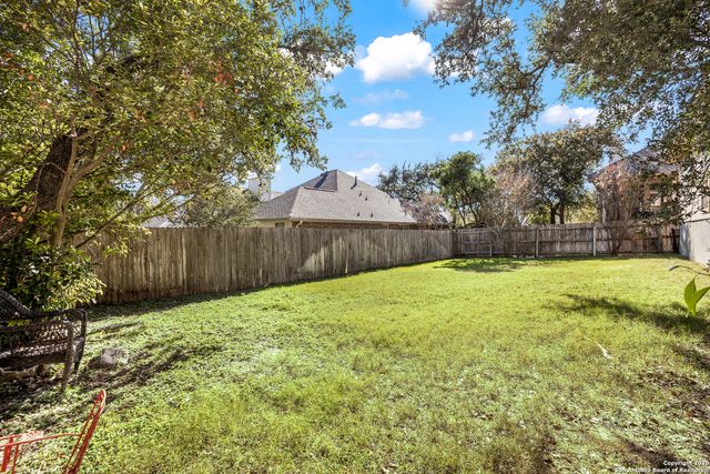 318 Legend Brz, San Antonio, TX 78260