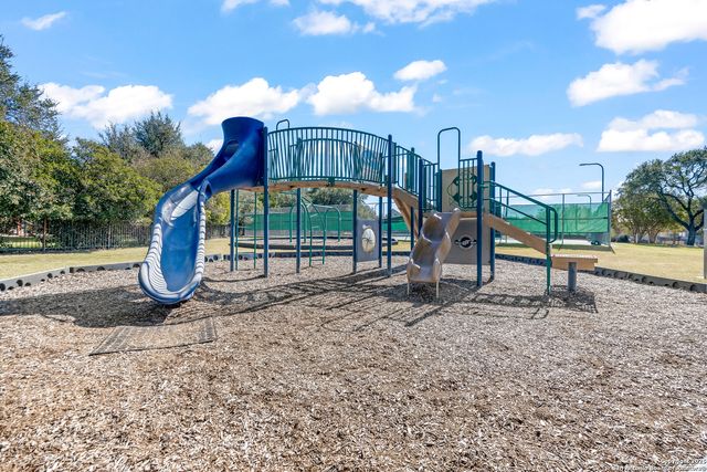 318 Legend Brz, San Antonio, TX 78260