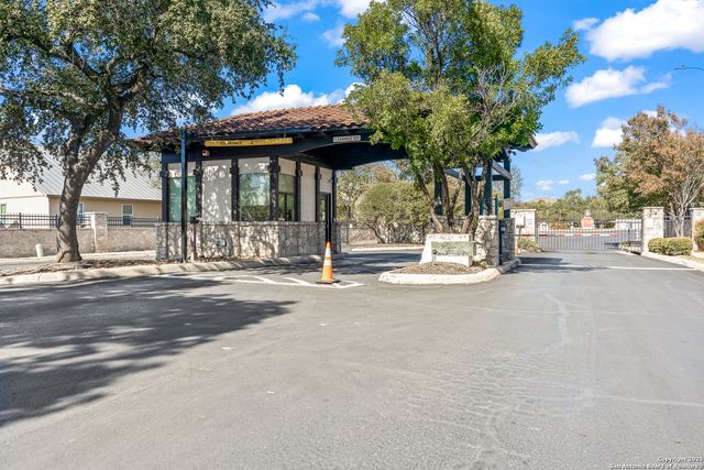 318 Legend Brz, San Antonio, TX 78260