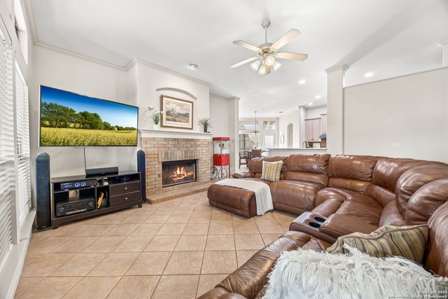 318 Legend Brz, San Antonio, TX 78260