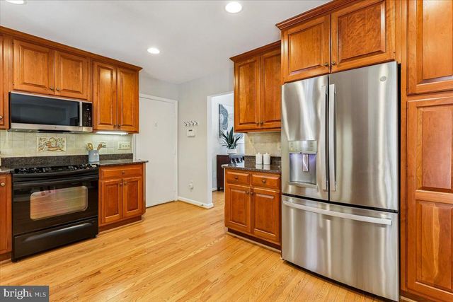 3105 MILLER HEIGHTS RD, Oakton, VA 22124