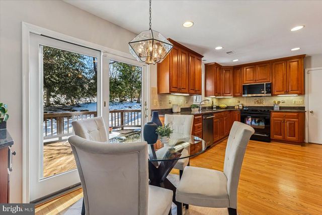 3105 MILLER HEIGHTS RD, Oakton, VA 22124