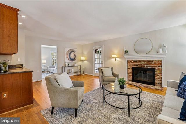 3105 MILLER HEIGHTS RD, Oakton, VA 22124