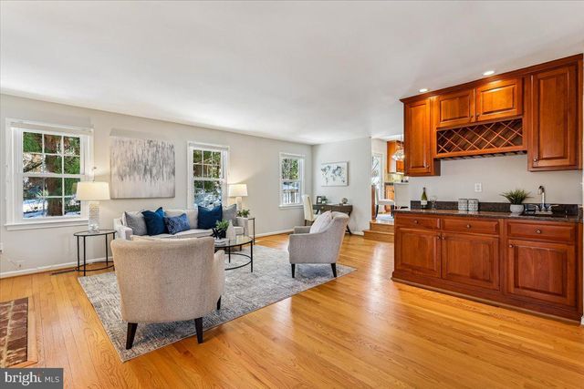 3105 MILLER HEIGHTS RD, Oakton, VA 22124