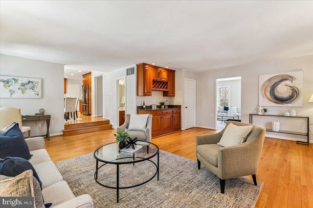 3105 MILLER HEIGHTS RD, Oakton, VA 22124