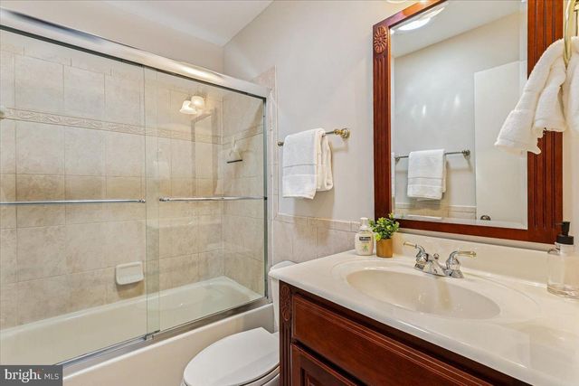 3105 MILLER HEIGHTS RD, Oakton, VA 22124