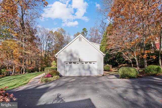 3105 MILLER HEIGHTS RD, Oakton, VA 22124