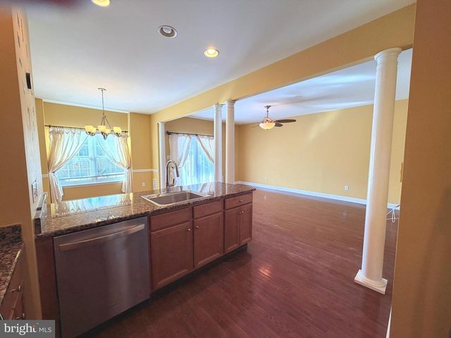 26 GLACIER DR, Berlin, NJ 08009