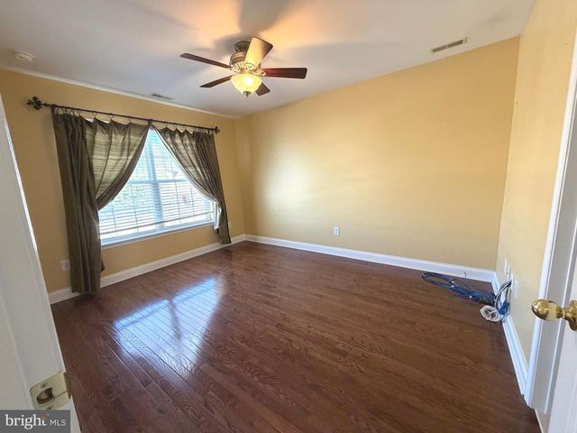 26 GLACIER DR, Berlin, NJ 08009