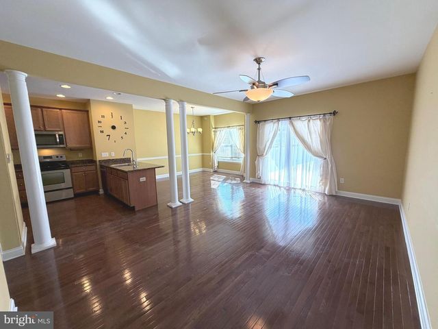 26 GLACIER DR, Berlin, NJ 08009