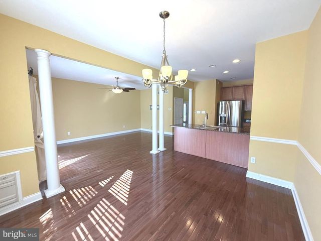 26 GLACIER DR, Berlin, NJ 08009