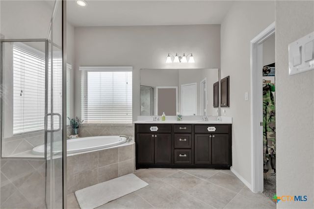 217 Split Rail Drive, San Marcos, TX 78666