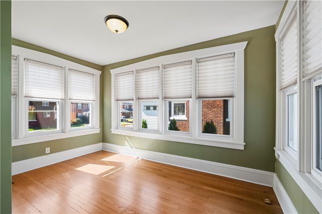 935 Alcoma St, Sharon, PA 16146