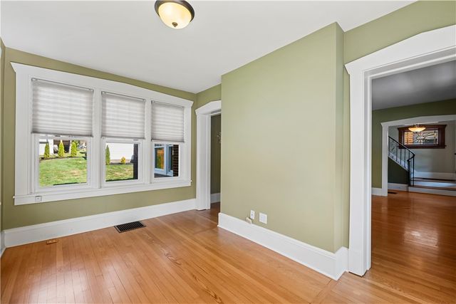 935 Alcoma St, Sharon, PA 16146