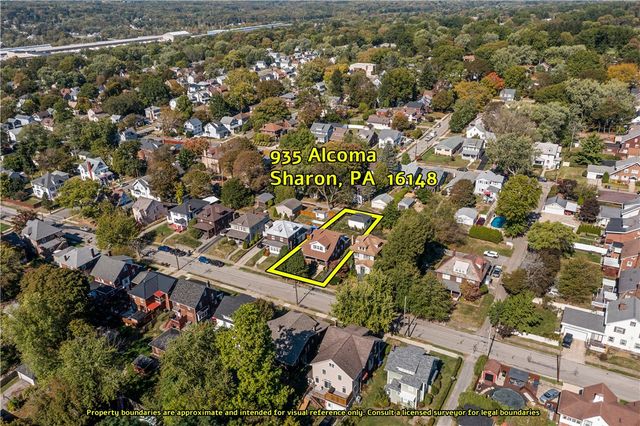935 Alcoma St, Sharon, PA 16146